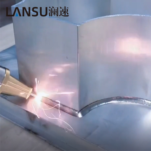 激光焊接機
